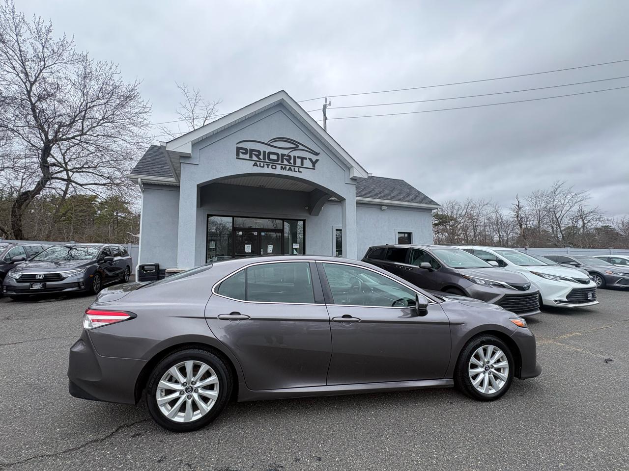 Toyota Camry XLE Auto (Natl) 2018