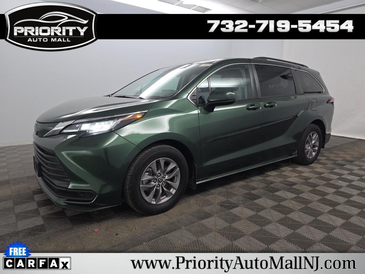 Toyota Sienna LE FWD 8-Passenger (Natl) 2021