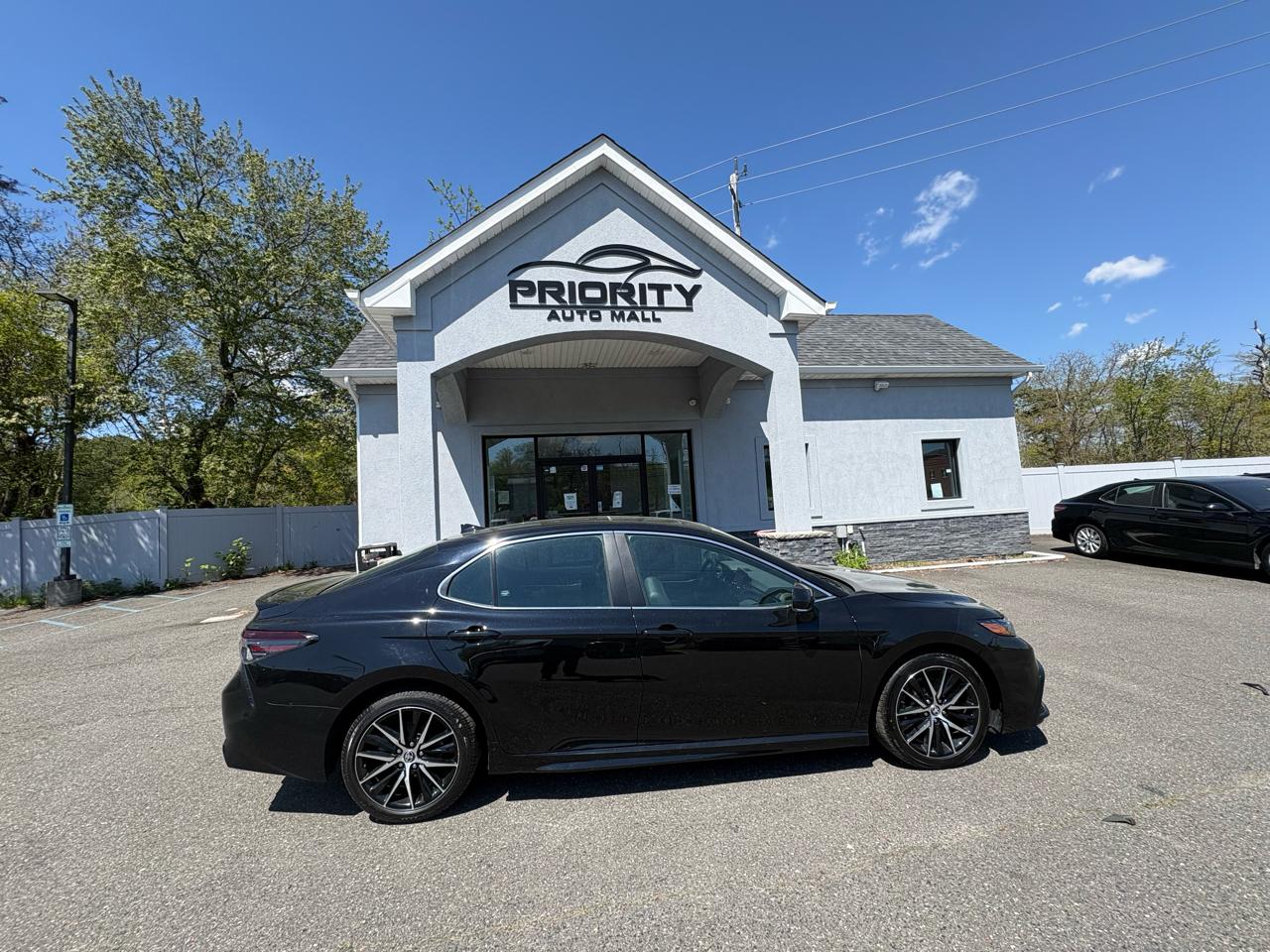 Toyota Camry SE Auto (Natl) 2023