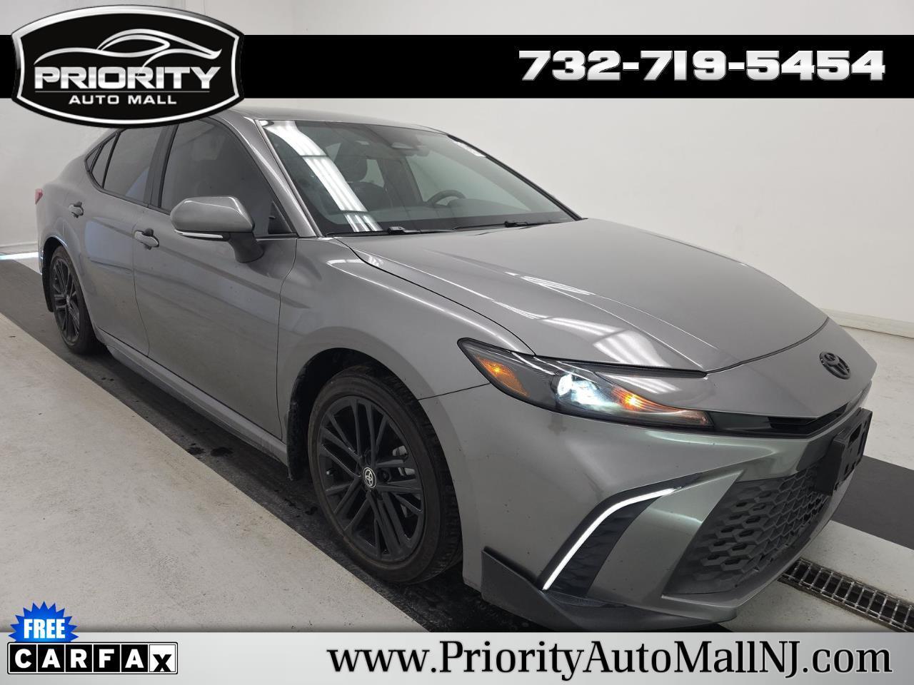 Toyota Camry SE 2025