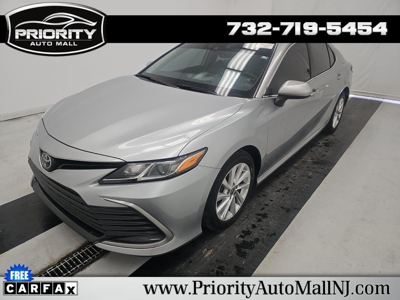 Toyota Camry LE Auto (Natl) 2022