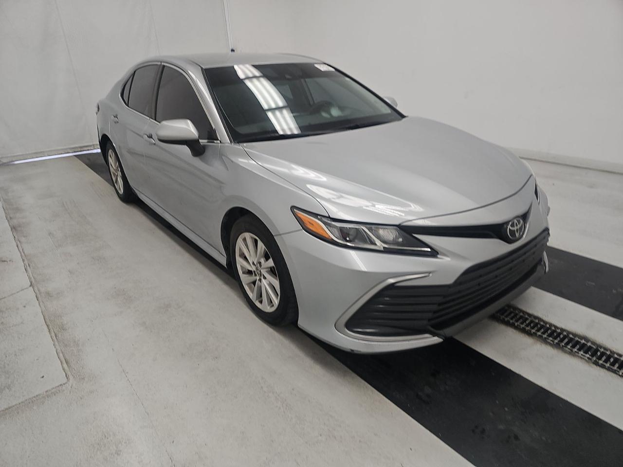 Toyota Camry LE Auto (Natl) 2022