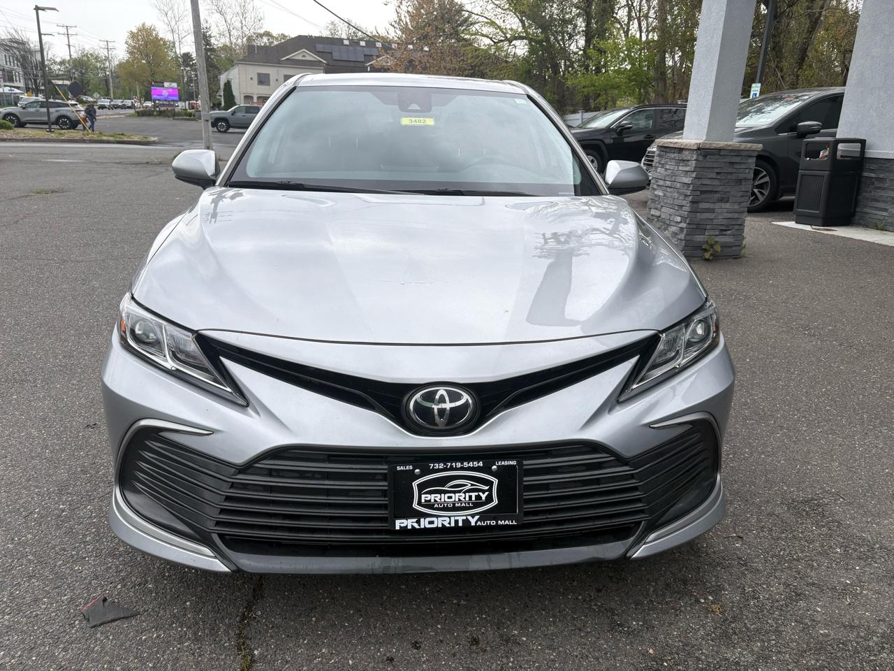 Toyota Camry LE Auto (Natl) 2022