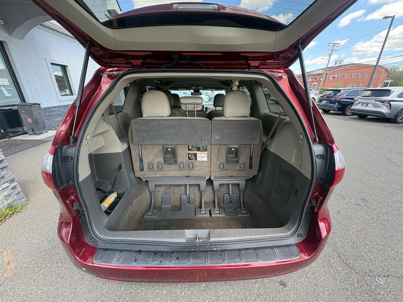 Toyota Sienna LE FWD 8-Passenger (Natl) 2019