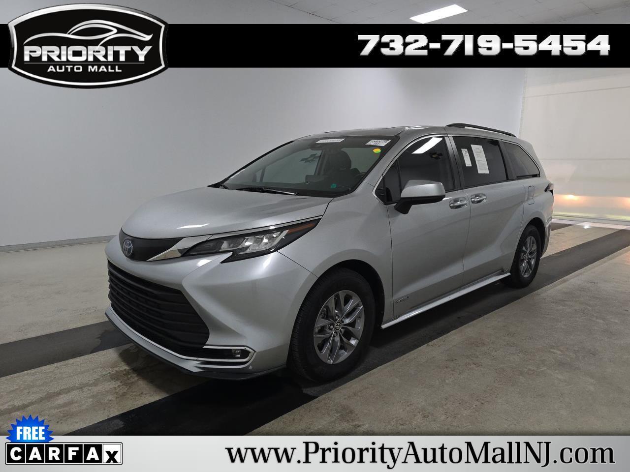 Toyota Sienna XLE FWD 8-Passenger (Natl) 2021