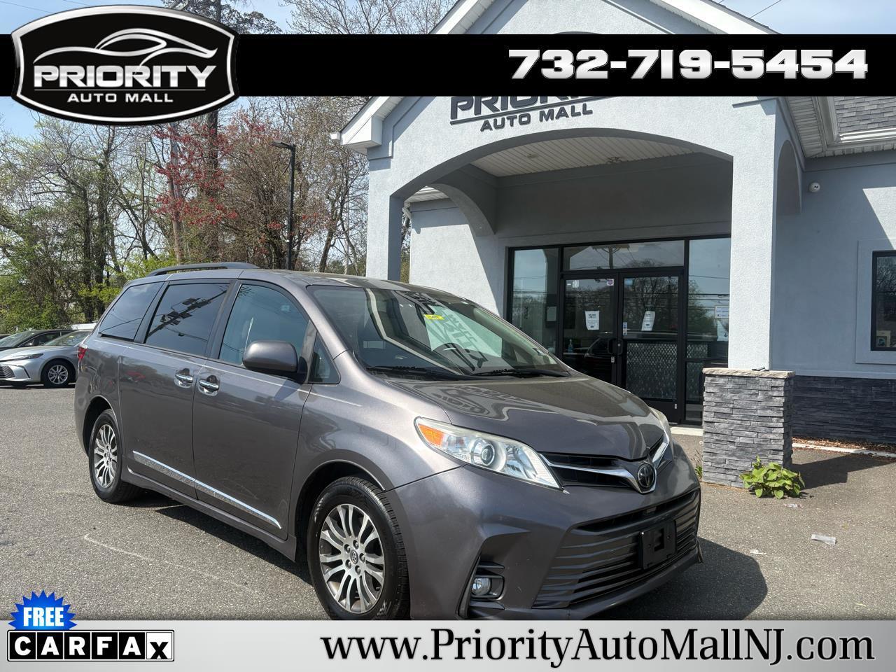 2019 Toyota Sienna XLE Auto Access Seat FWD 7-Passenger (Natl)