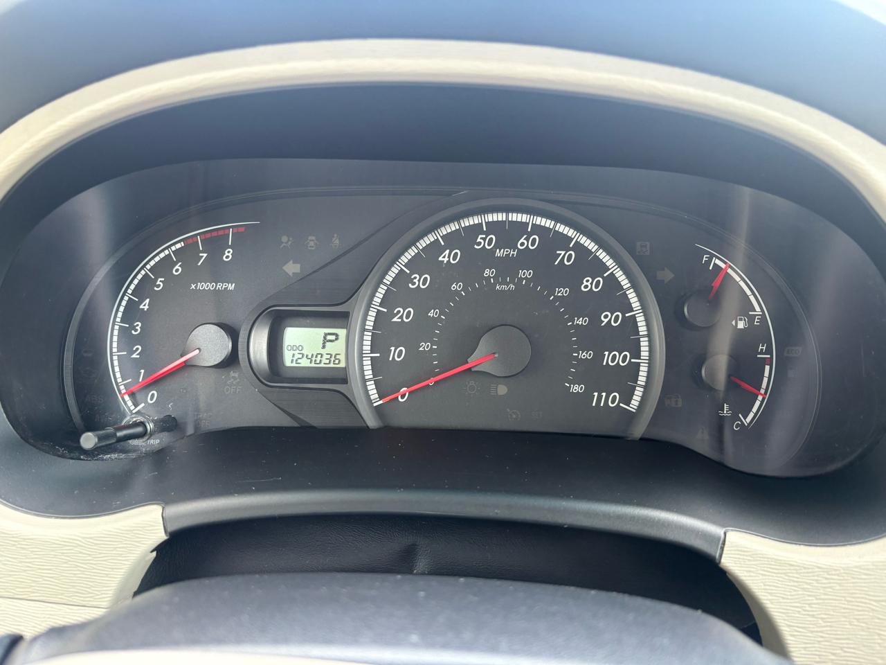 Toyota Sienna 5dr 7-Pass Van V6 LE AAS FWD (Natl) 2013