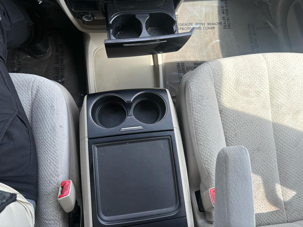 Toyota Sienna 5dr 7-Pass Van V6 LE AAS FWD (Natl) 2013