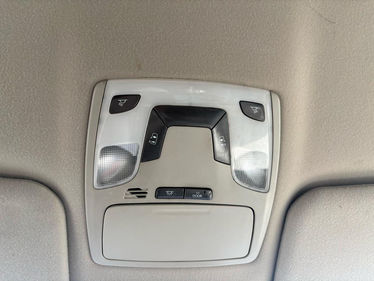 Toyota Sienna 5dr 7-Pass Van V6 LE AAS FWD (Natl) 2013