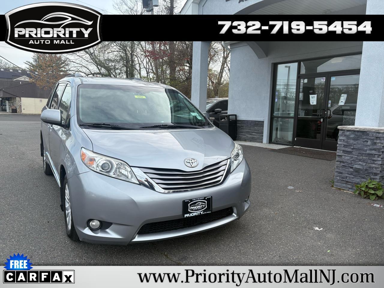 Toyota Sienna XLE Premium FWD 8-Passenger (Natl) 2017