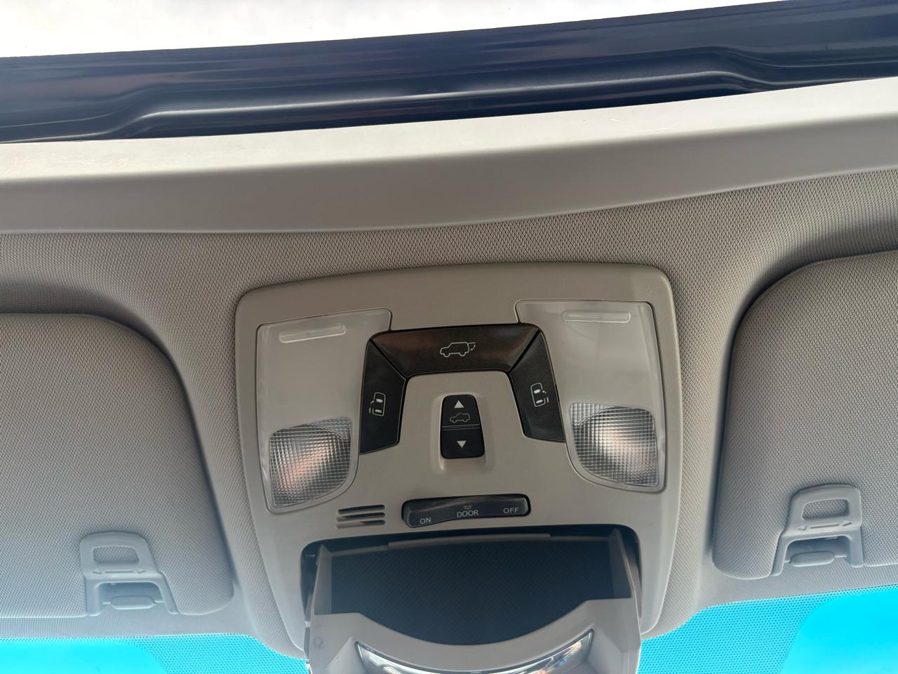 Toyota Sienna XLE Premium FWD 8-Passenger (Natl) 2017