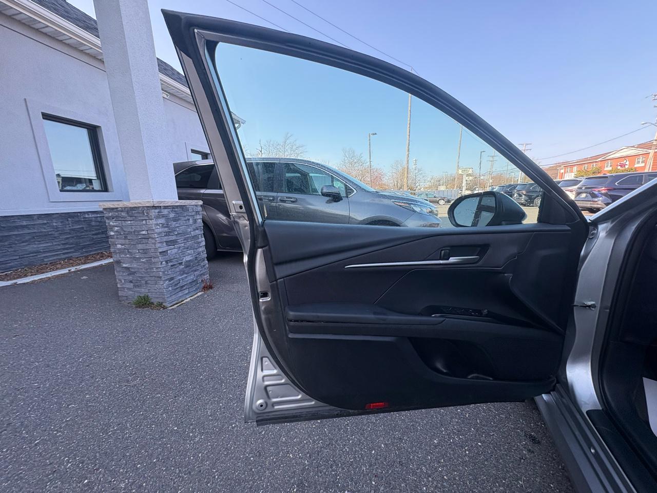 Toyota Camry XLE (Natl) 2025