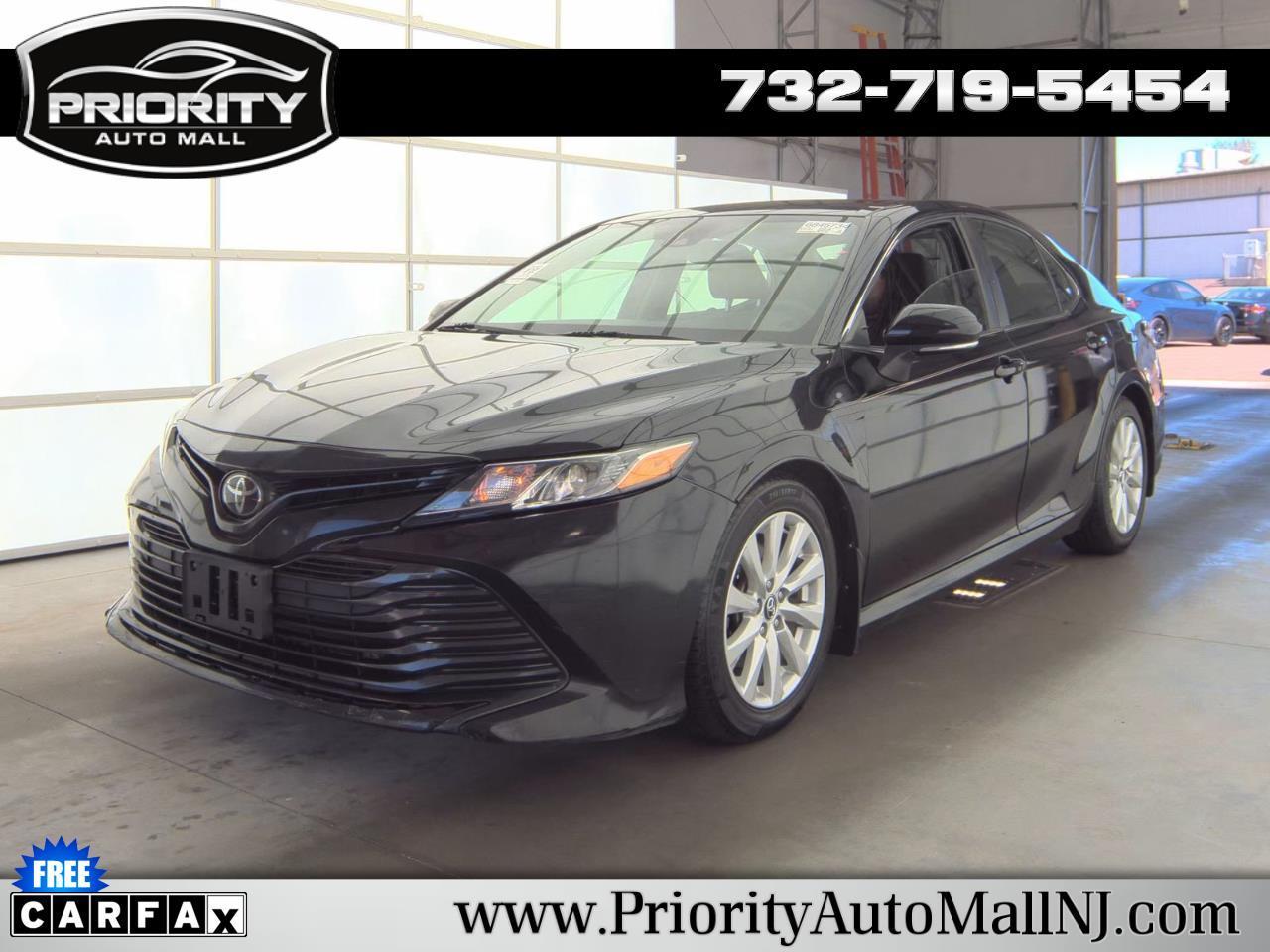 Toyota Camry LE Auto (Natl) 2020