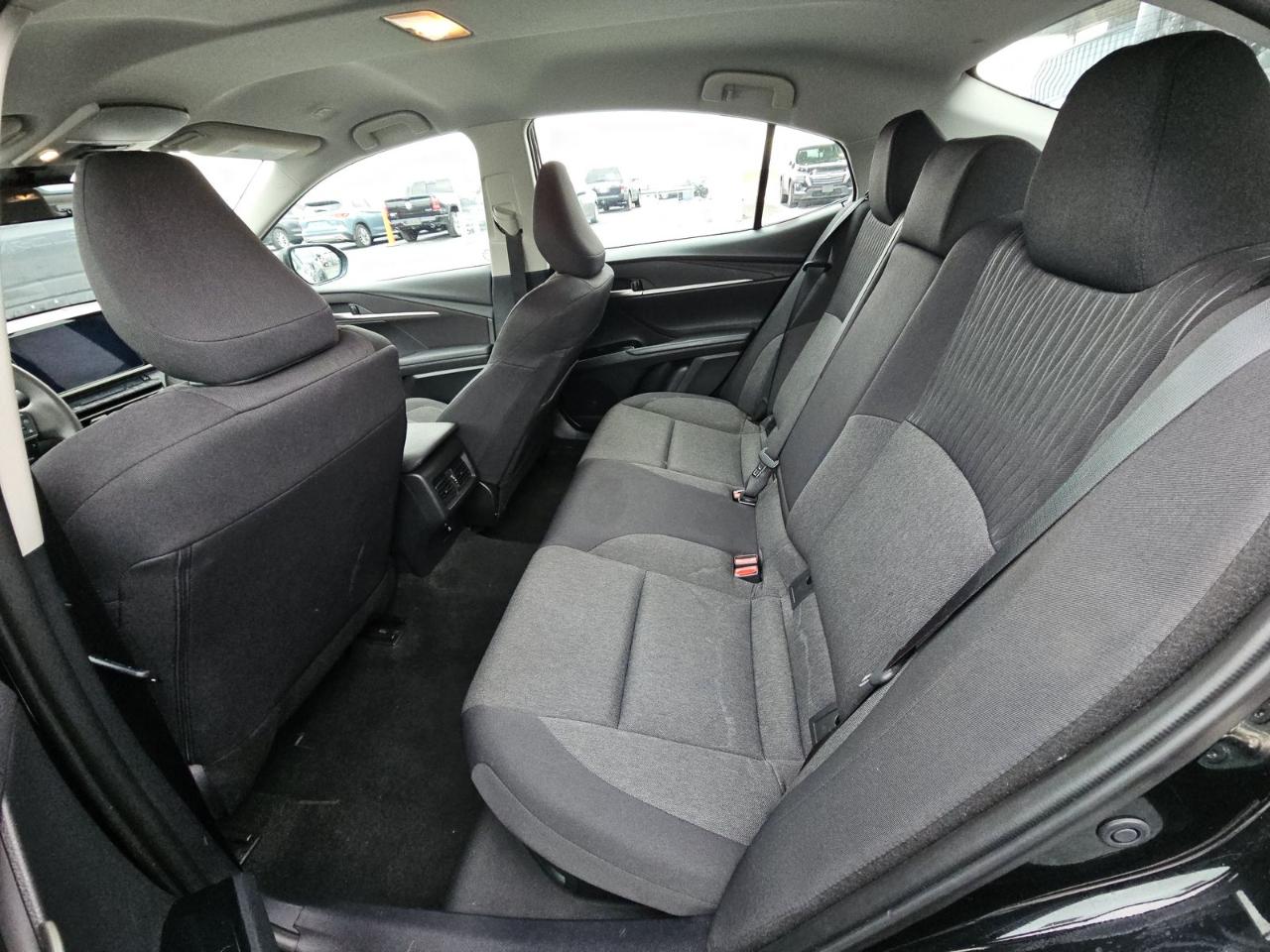 Toyota Camry XLE Hyb 4D Sedan FWD 2025