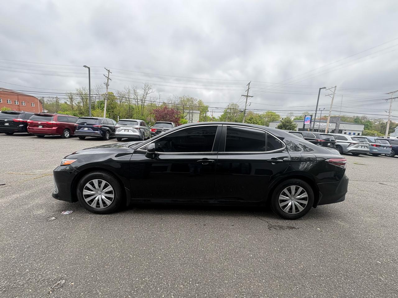 Toyota Camry Hybrid LE CVT (Natl) 2022