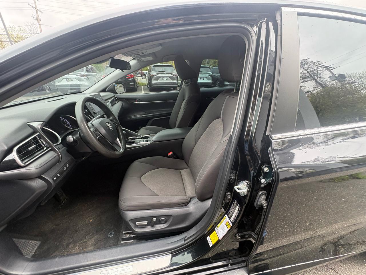 Toyota Camry Hybrid LE CVT (Natl) 2022
