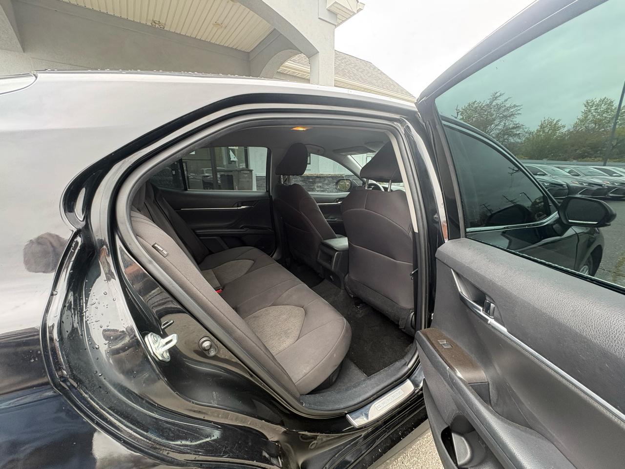 Toyota Camry Hybrid LE CVT (Natl) 2022
