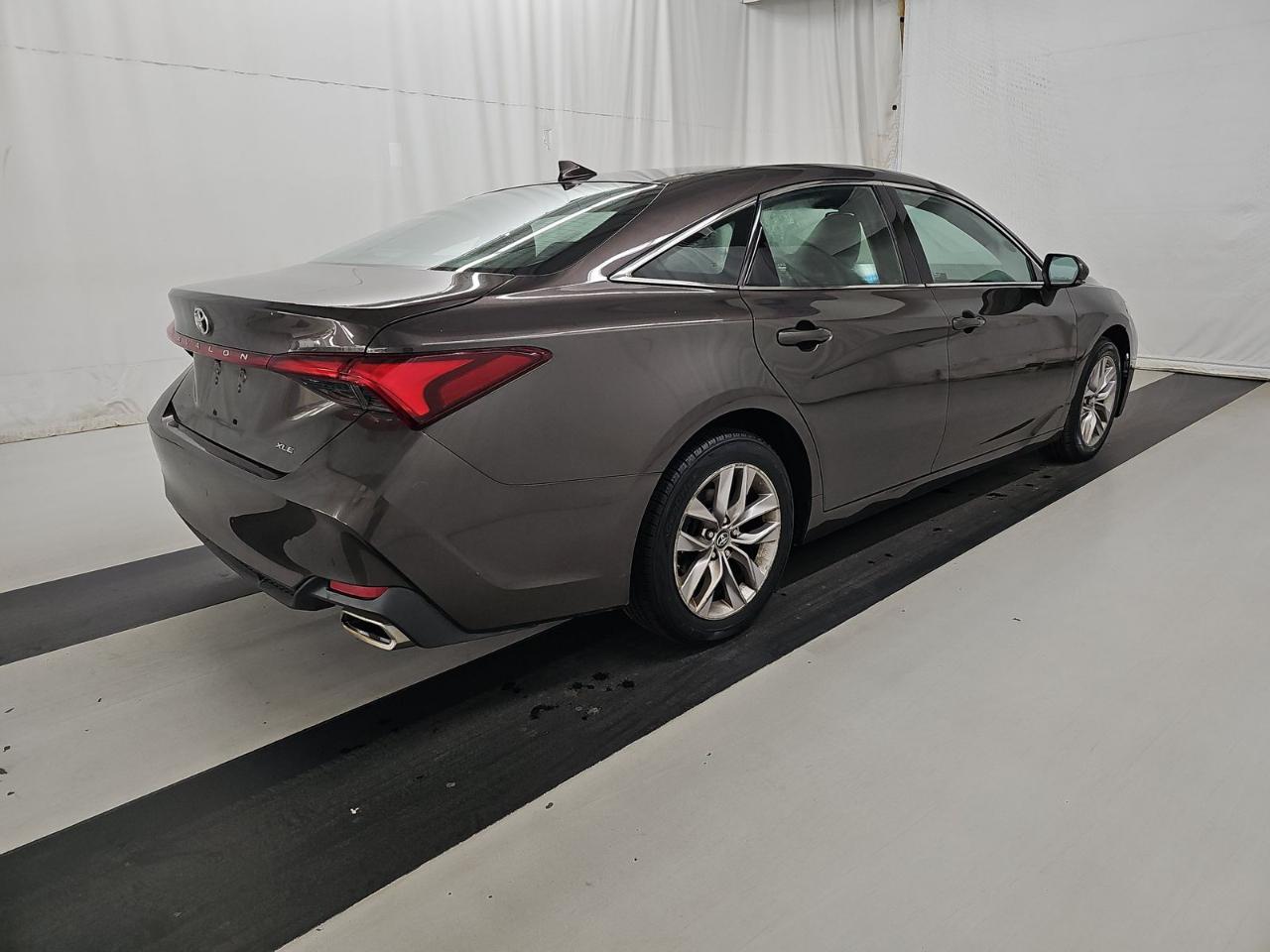 Toyota Avalon XLE 2019