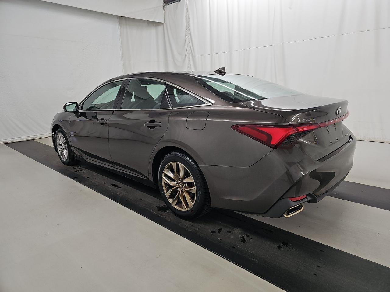 Toyota Avalon XLE 2019