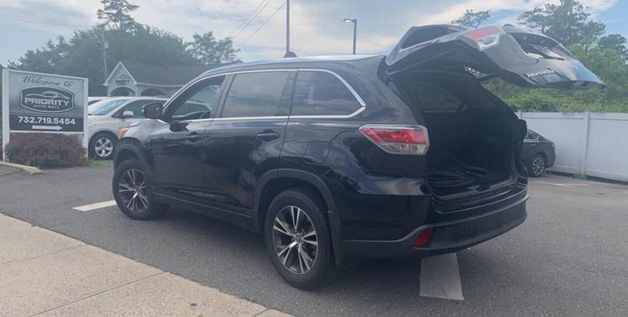 Toyota Highlander AWD 4dr V6 XLE (Natl) 2016