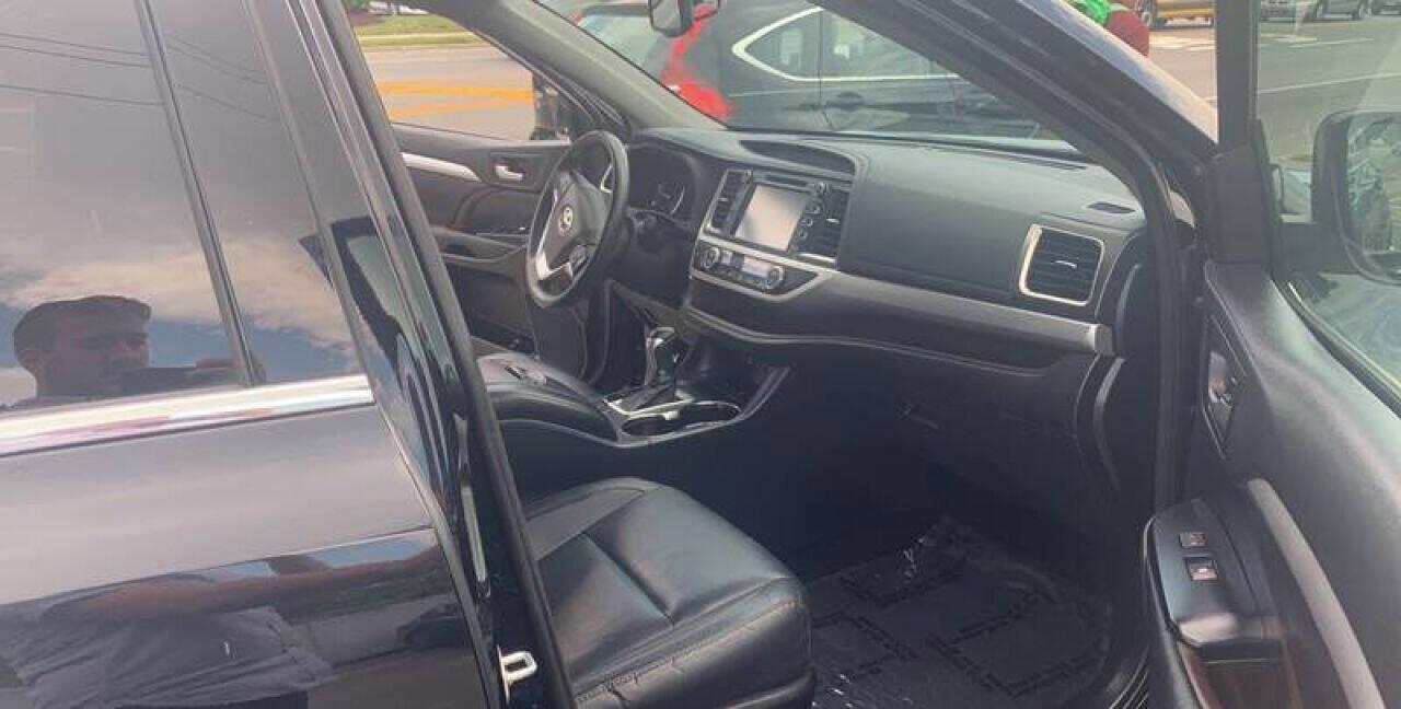 Toyota Highlander AWD 4dr V6 XLE (Natl) 2016