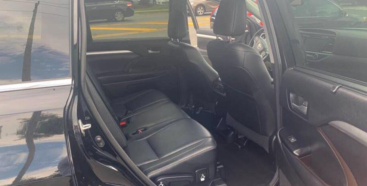 Toyota Highlander AWD 4dr V6 XLE (Natl) 2016