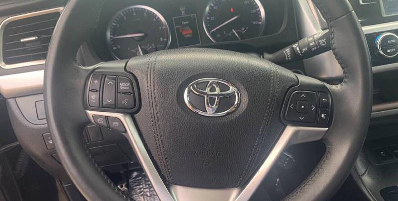 Toyota Highlander AWD 4dr V6 XLE (Natl) 2016