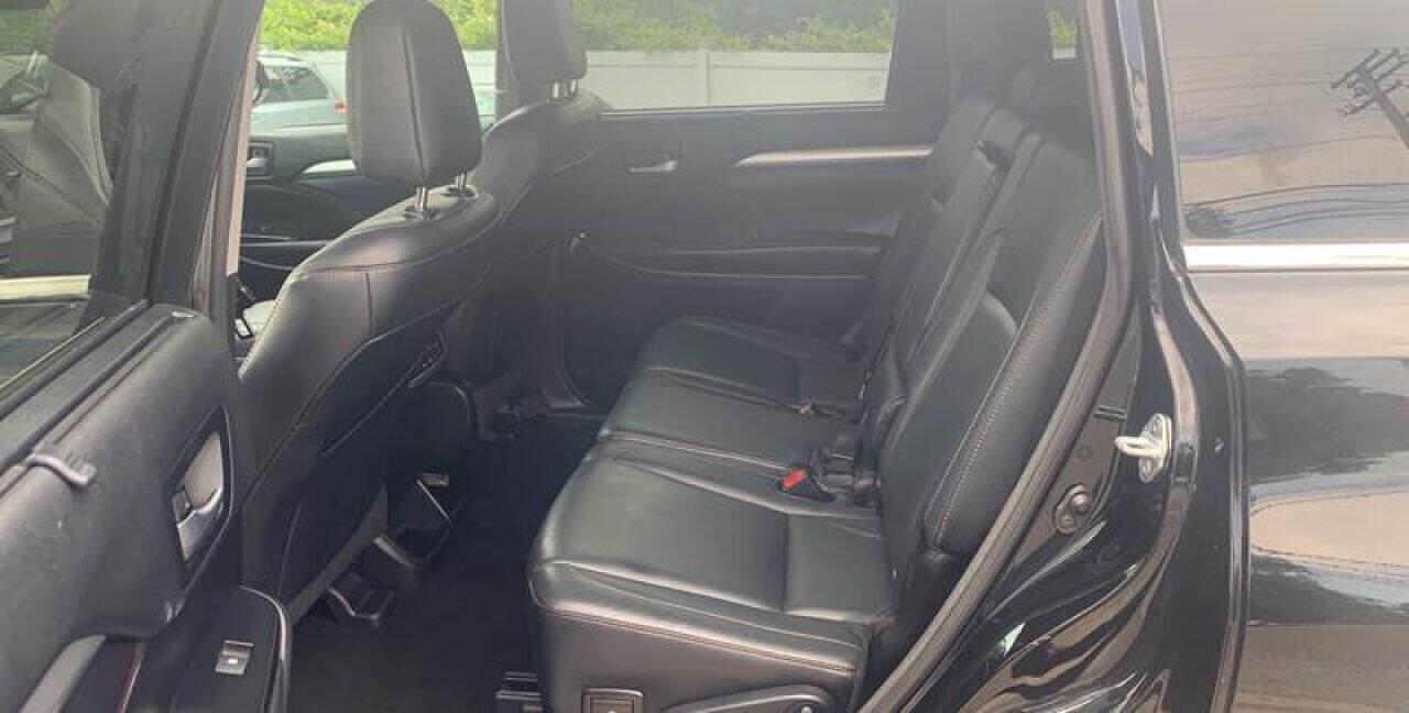 Toyota Highlander AWD 4dr V6 XLE (Natl) 2016