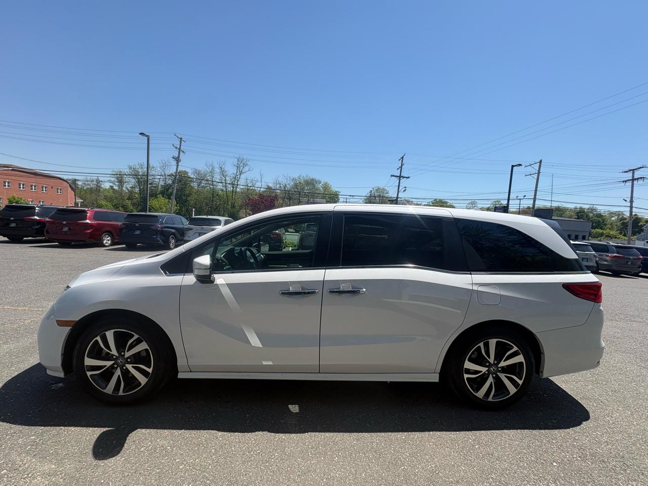 Honda Odyssey Touring Auto 2024