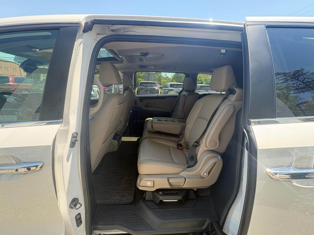 Honda Odyssey Touring Auto 2024