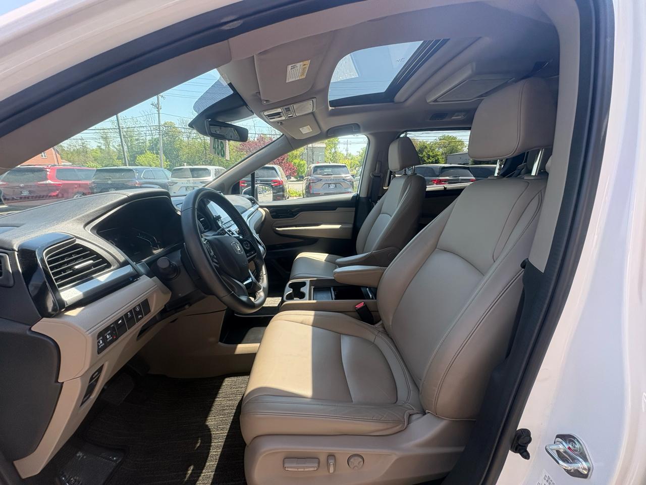 Honda Odyssey Touring Auto 2024