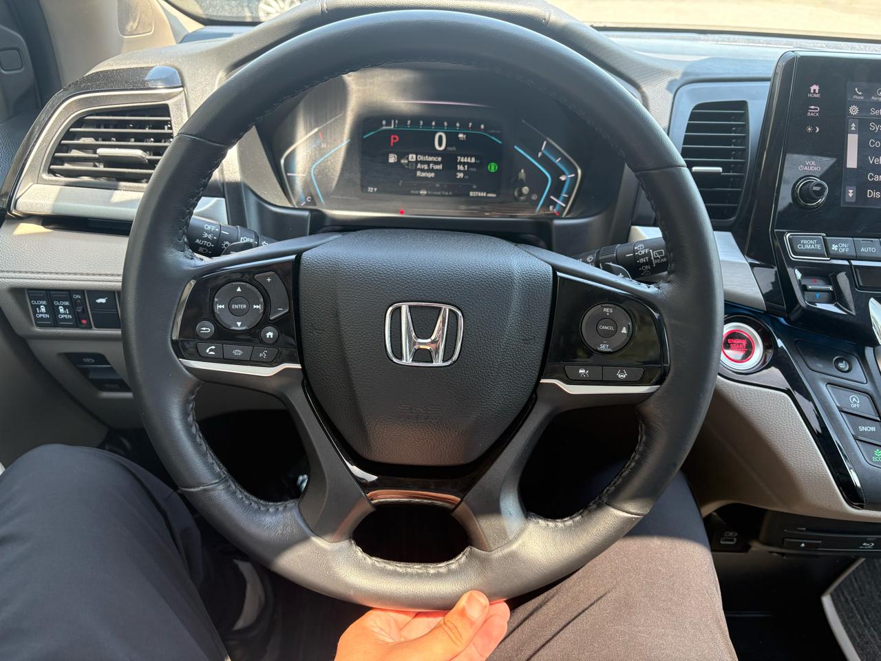 Honda Odyssey Touring Auto 2024