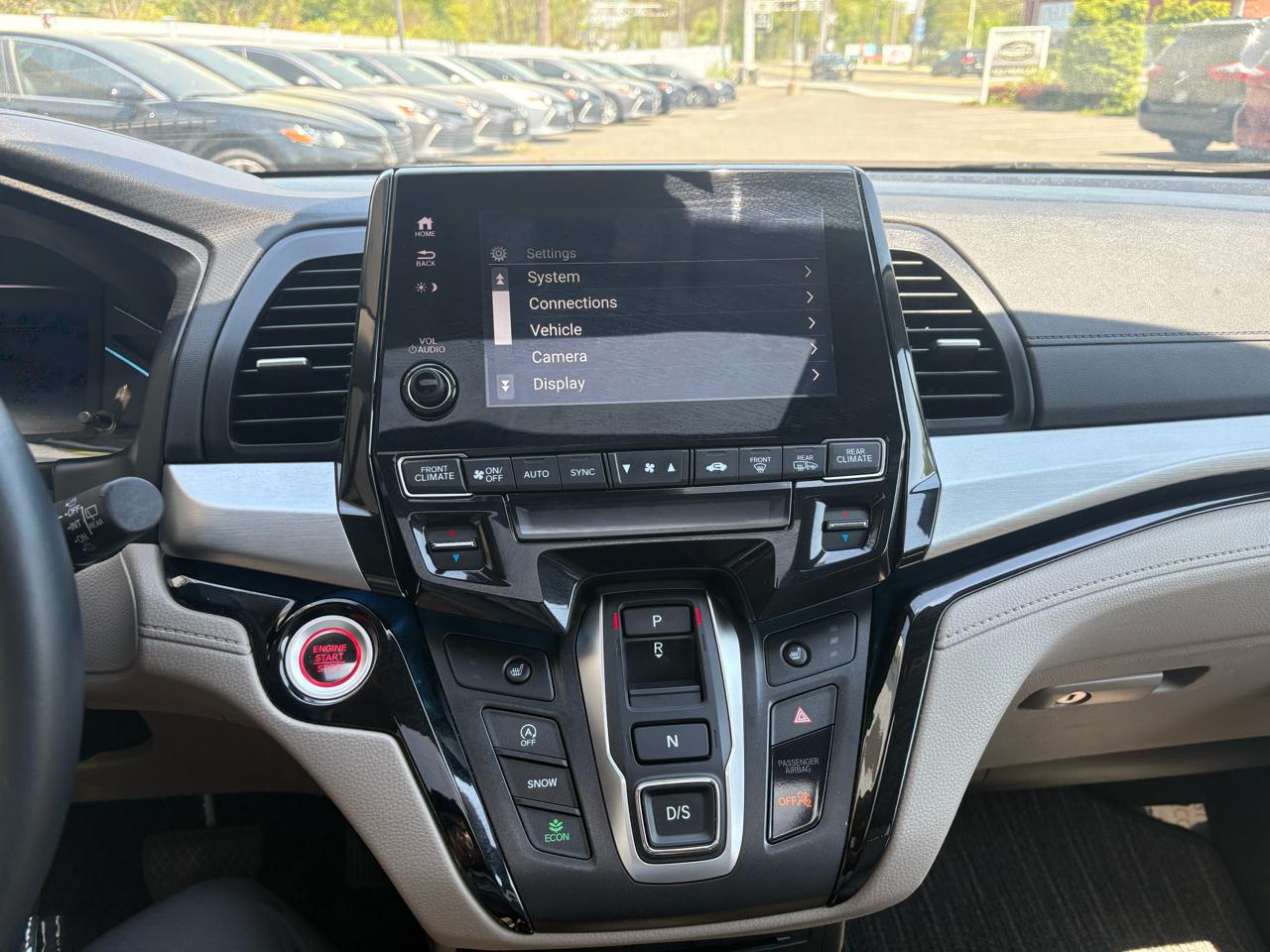 Honda Odyssey Touring Auto 2024
