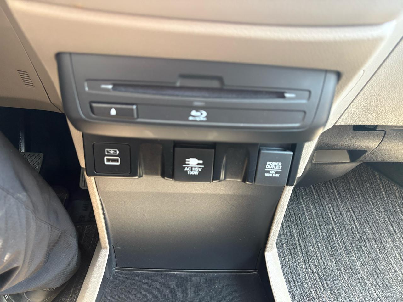 Honda Odyssey Touring Auto 2024