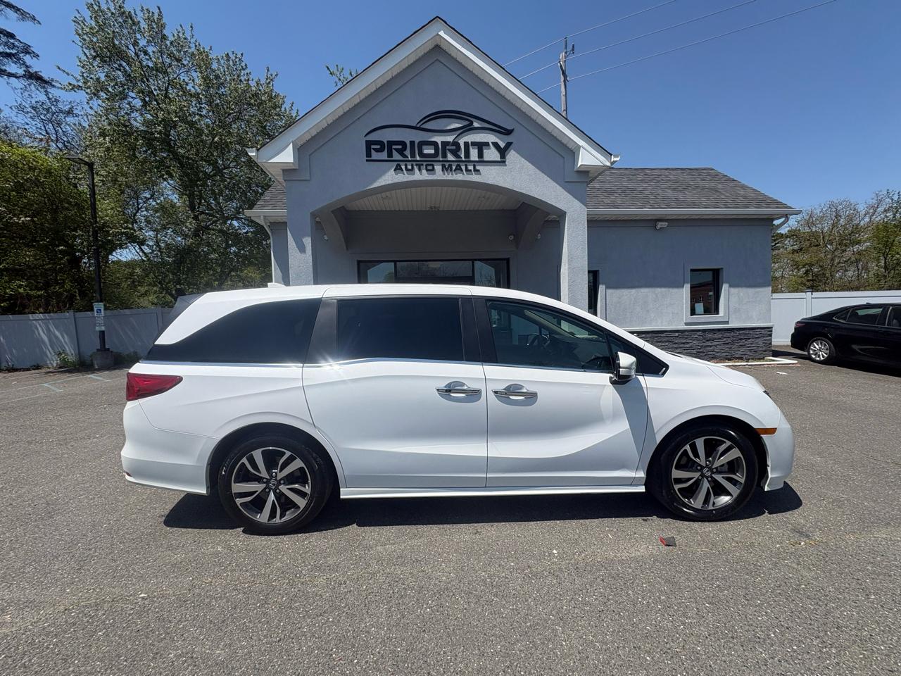 Honda Odyssey Touring Auto 2024
