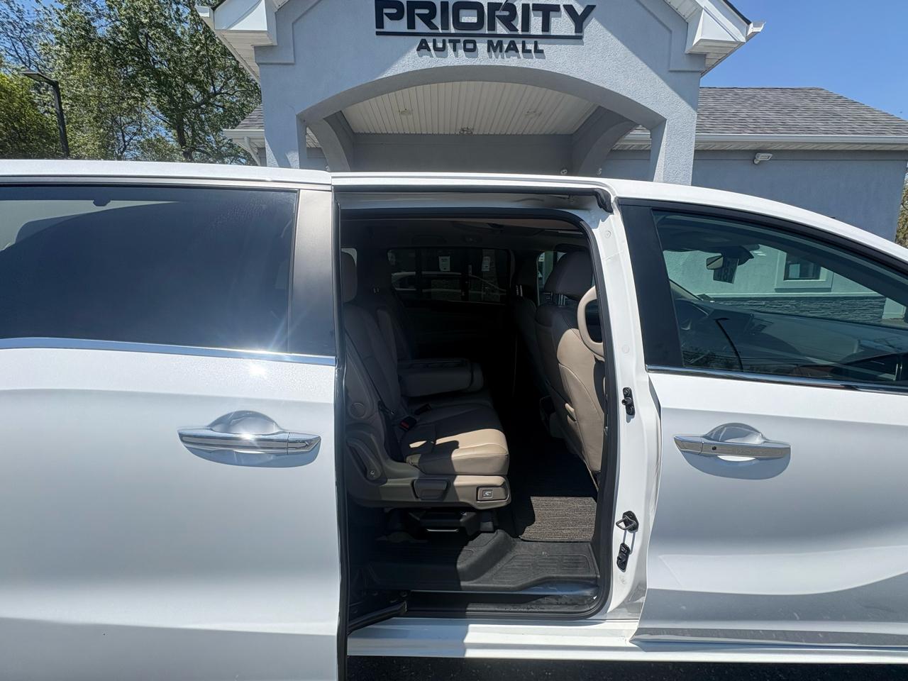 Honda Odyssey Touring Auto 2024