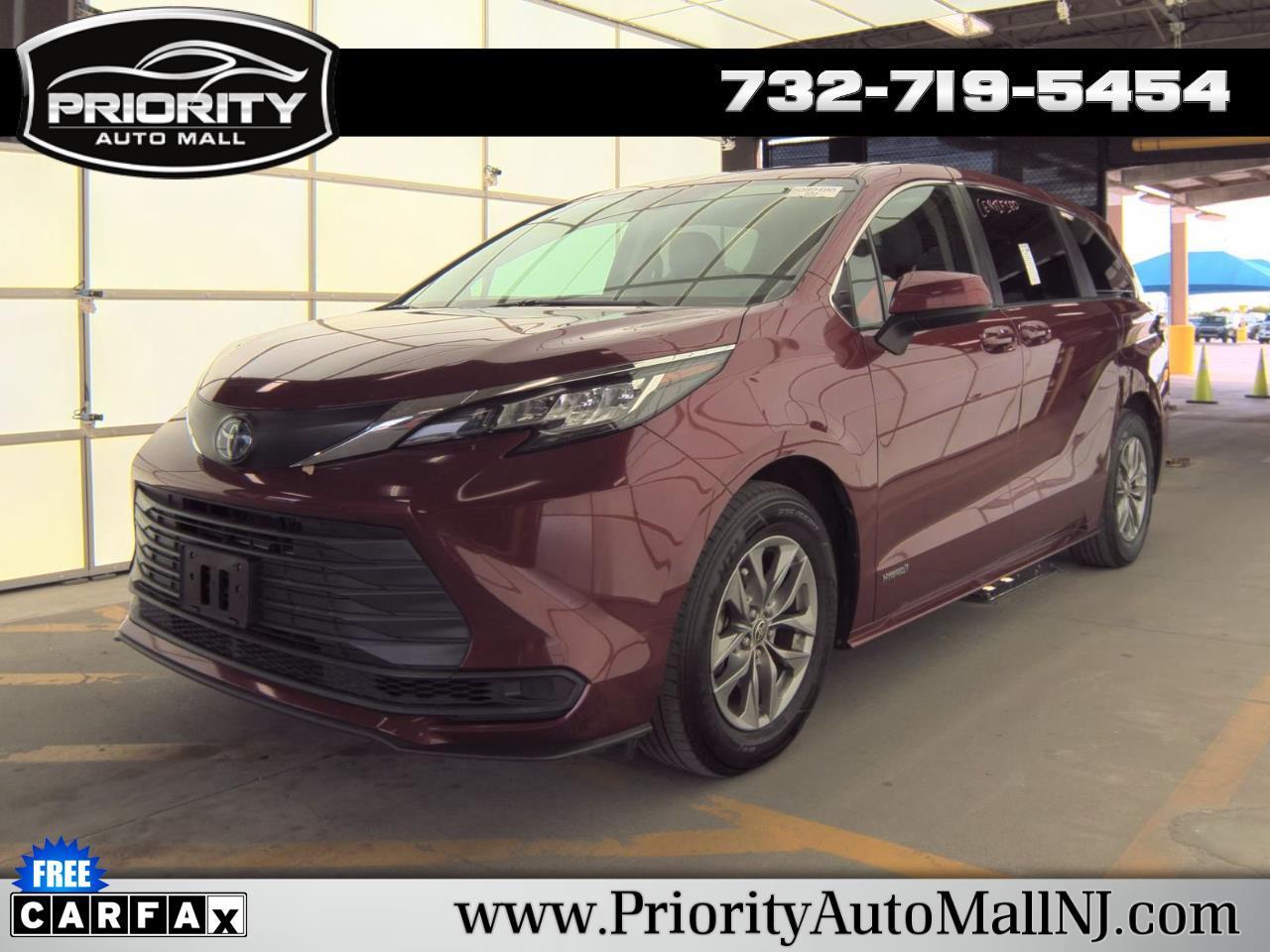 Toyota Sienna LE FWD 8-Passenger (Natl) 2021