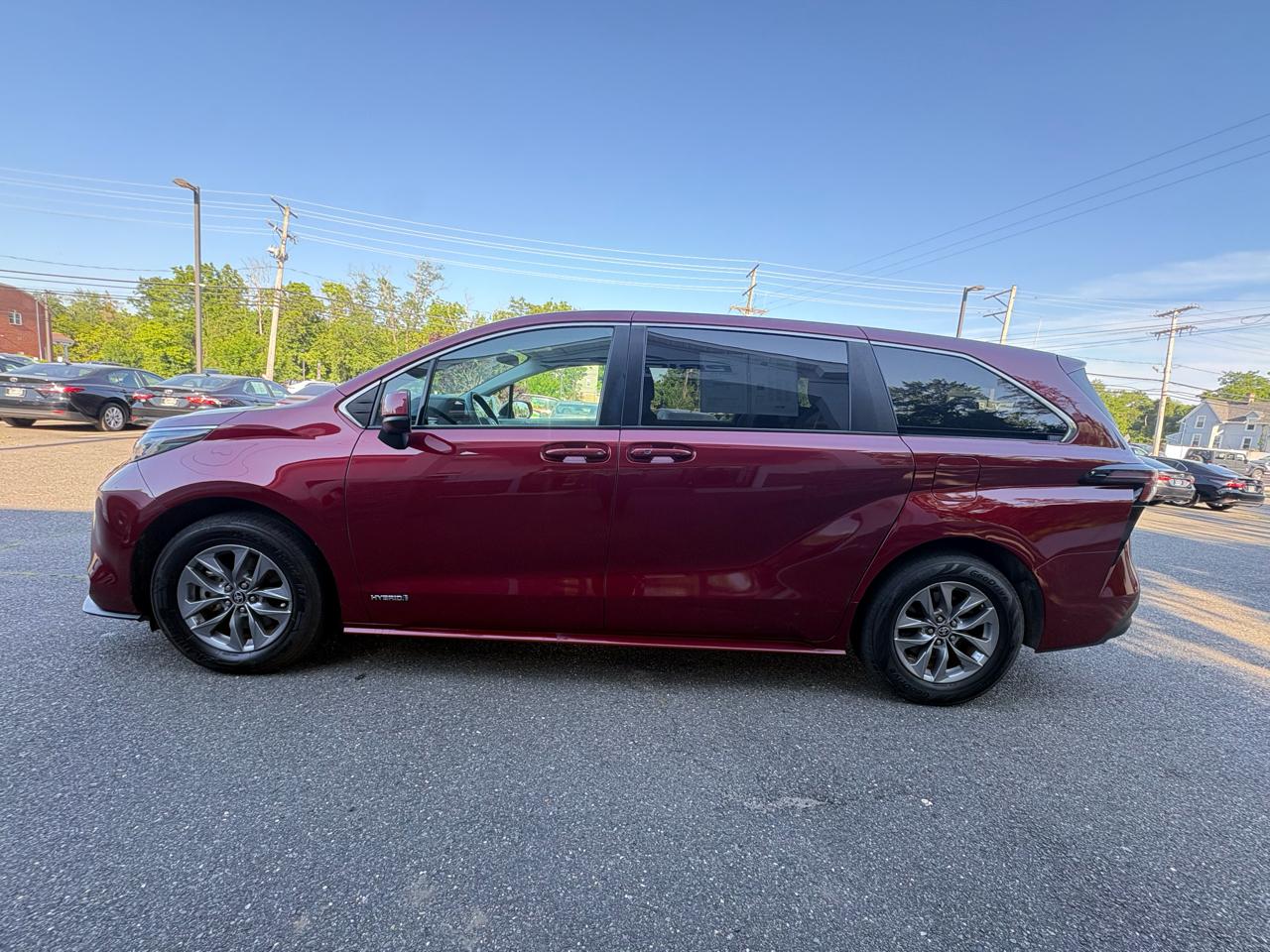 Toyota Sienna LE FWD 8-Passenger (Natl) 2021