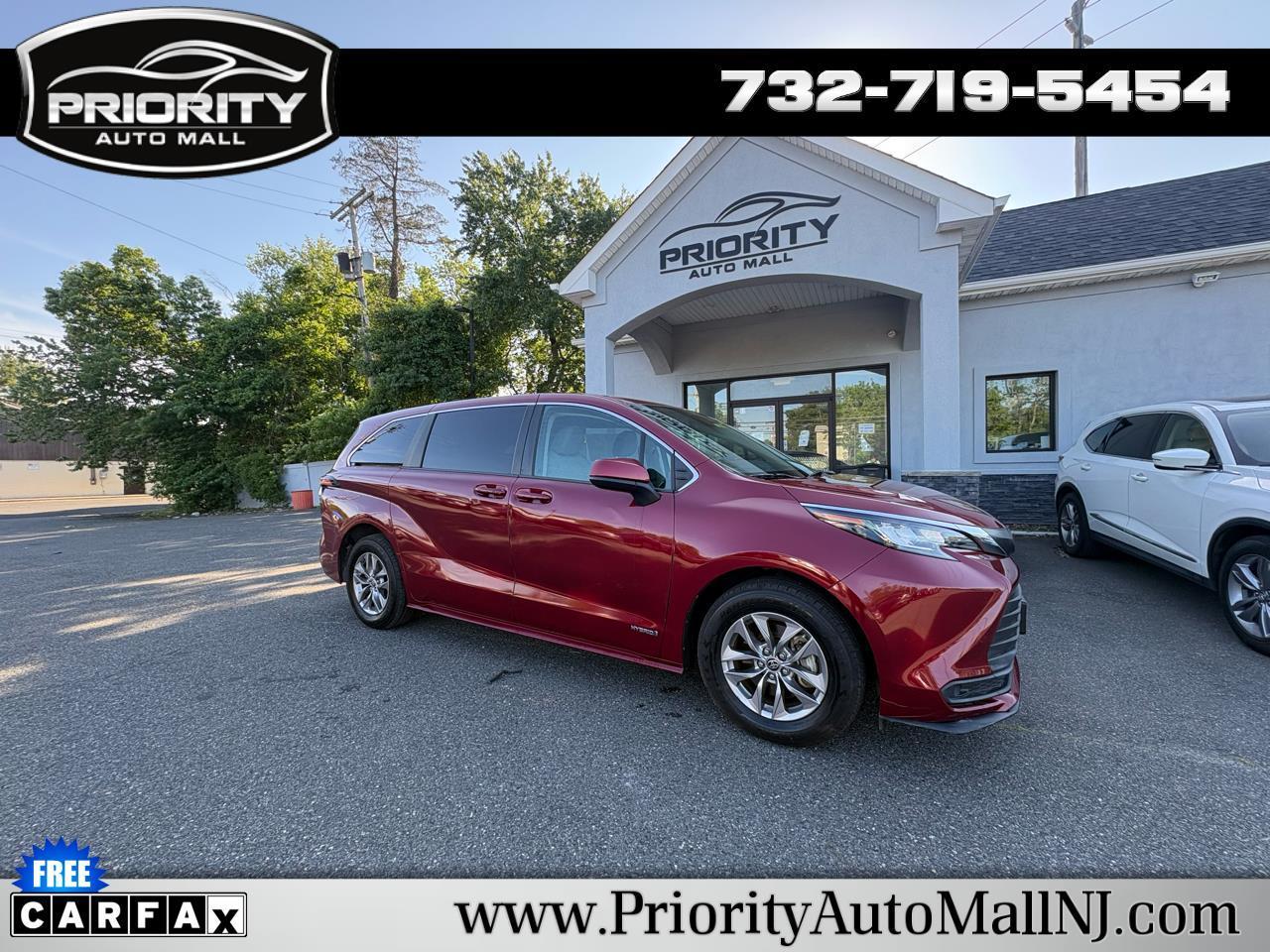 Toyota Sienna LE FWD 8-Passenger (Natl) 2021