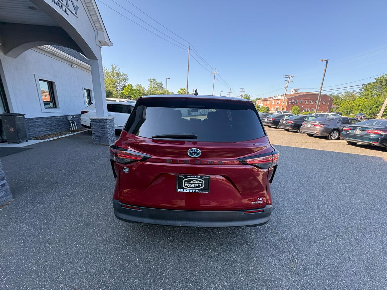 Toyota Sienna LE FWD 8-Passenger (Natl) 2021