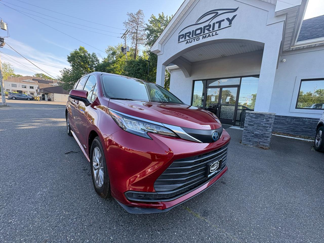 Toyota Sienna LE FWD 8-Passenger (Natl) 2021