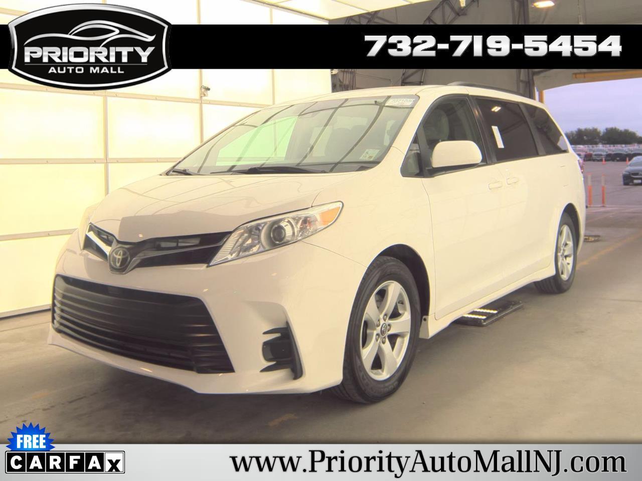 Toyota Sienna LE FWD 8-Passenger (Natl) 2018