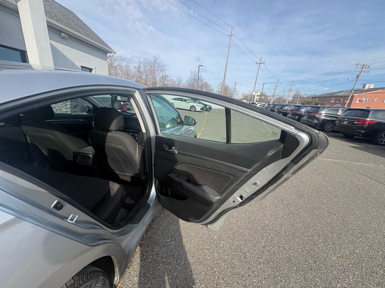 Hyundai Elantra SE Auto 2019