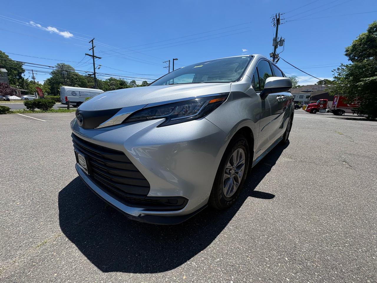 Toyota Sienna LE FWD 8-Passenger (Natl) 2021