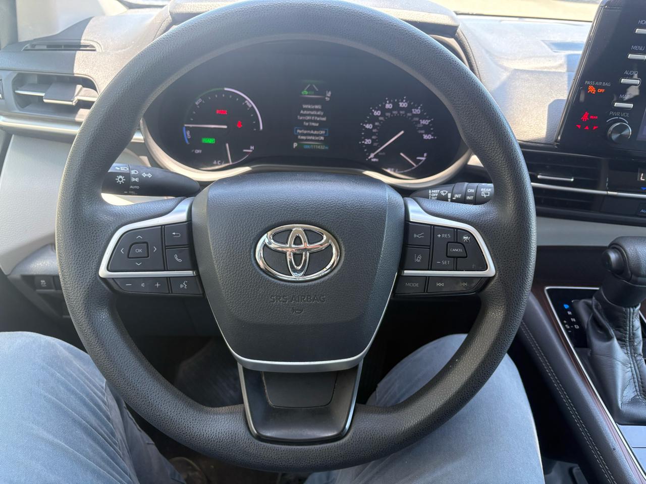 Toyota Sienna LE FWD 8-Passenger (Natl) 2021