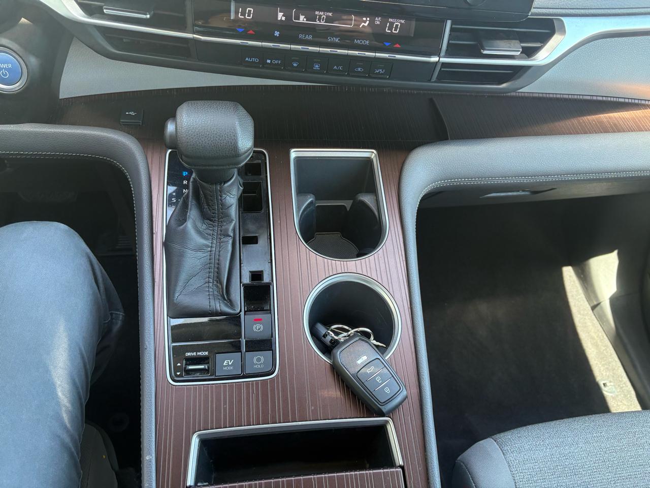 Toyota Sienna LE FWD 8-Passenger (Natl) 2021