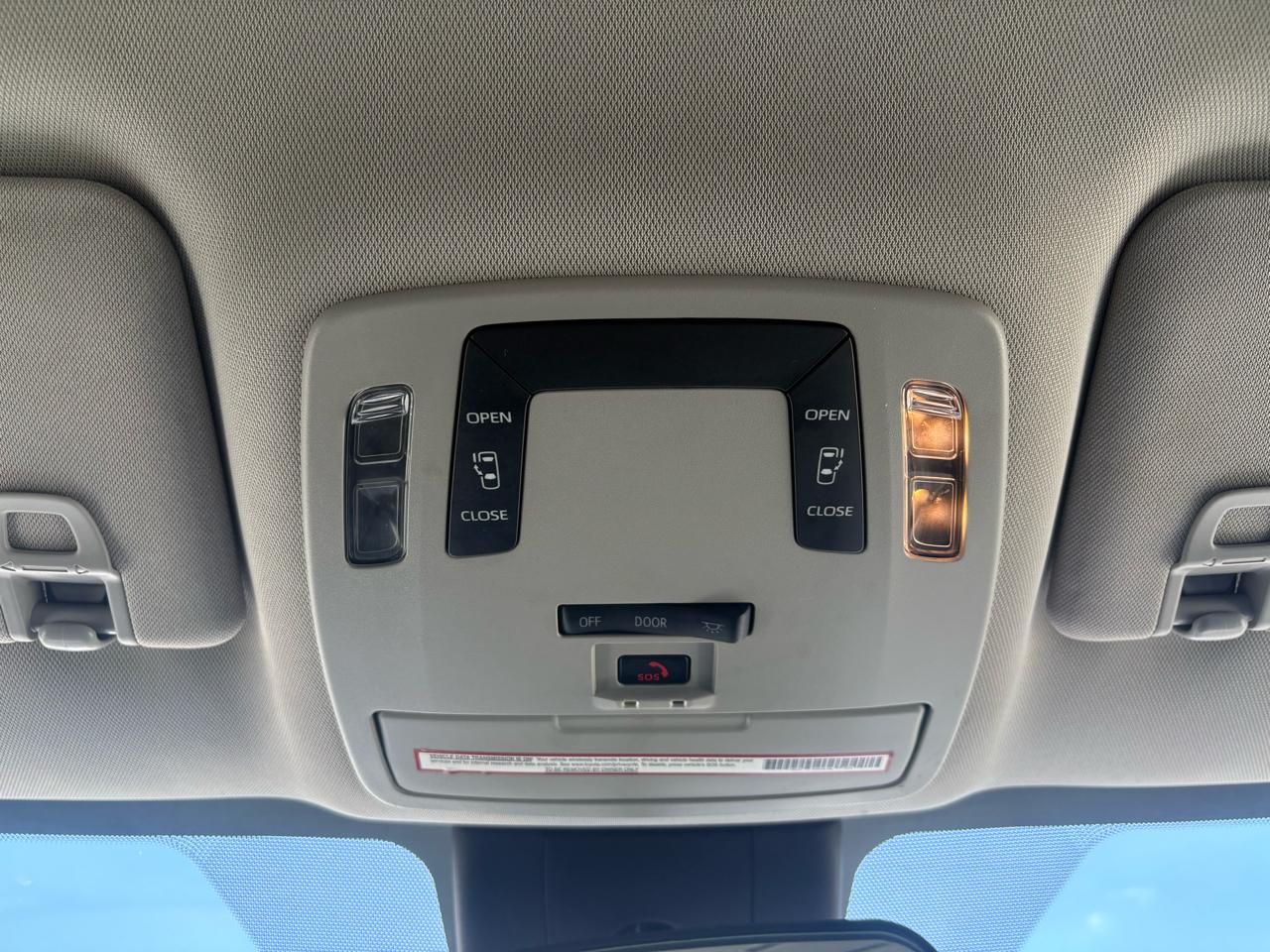 Toyota Sienna LE FWD 8-Passenger (Natl) 2021