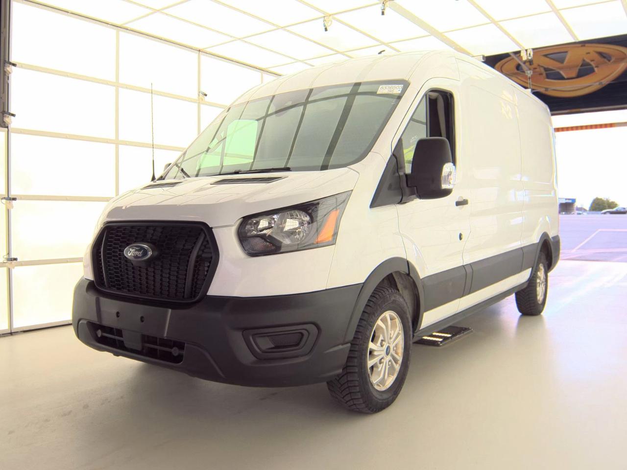 Ford Transit Cargo Van T-250 130" Med Rf 9070 GVWR RWD 2023