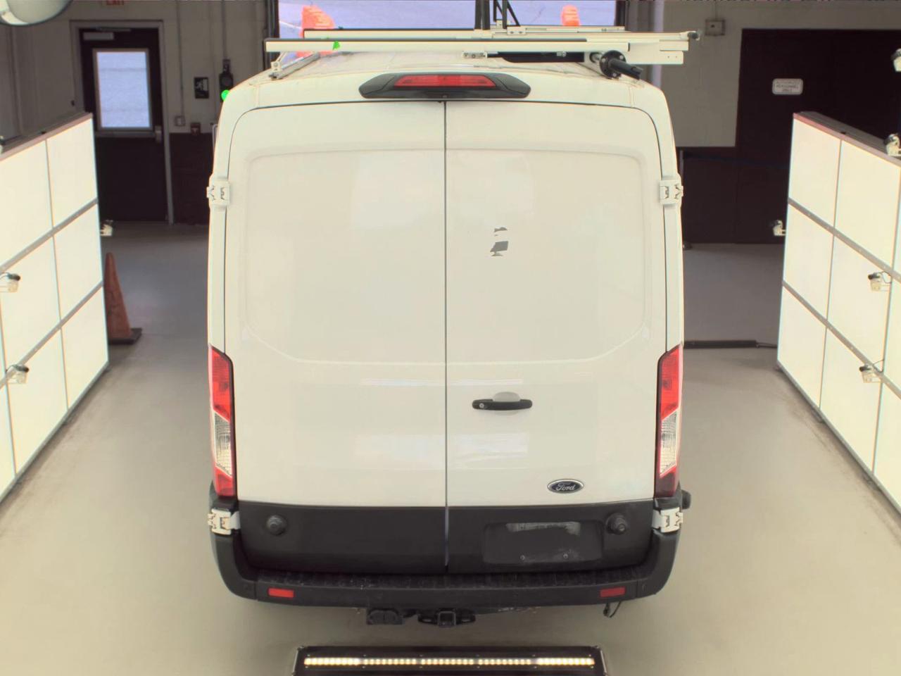 Ford Transit Cargo Van T-250 130" Med Rf 9070 GVWR RWD 2023