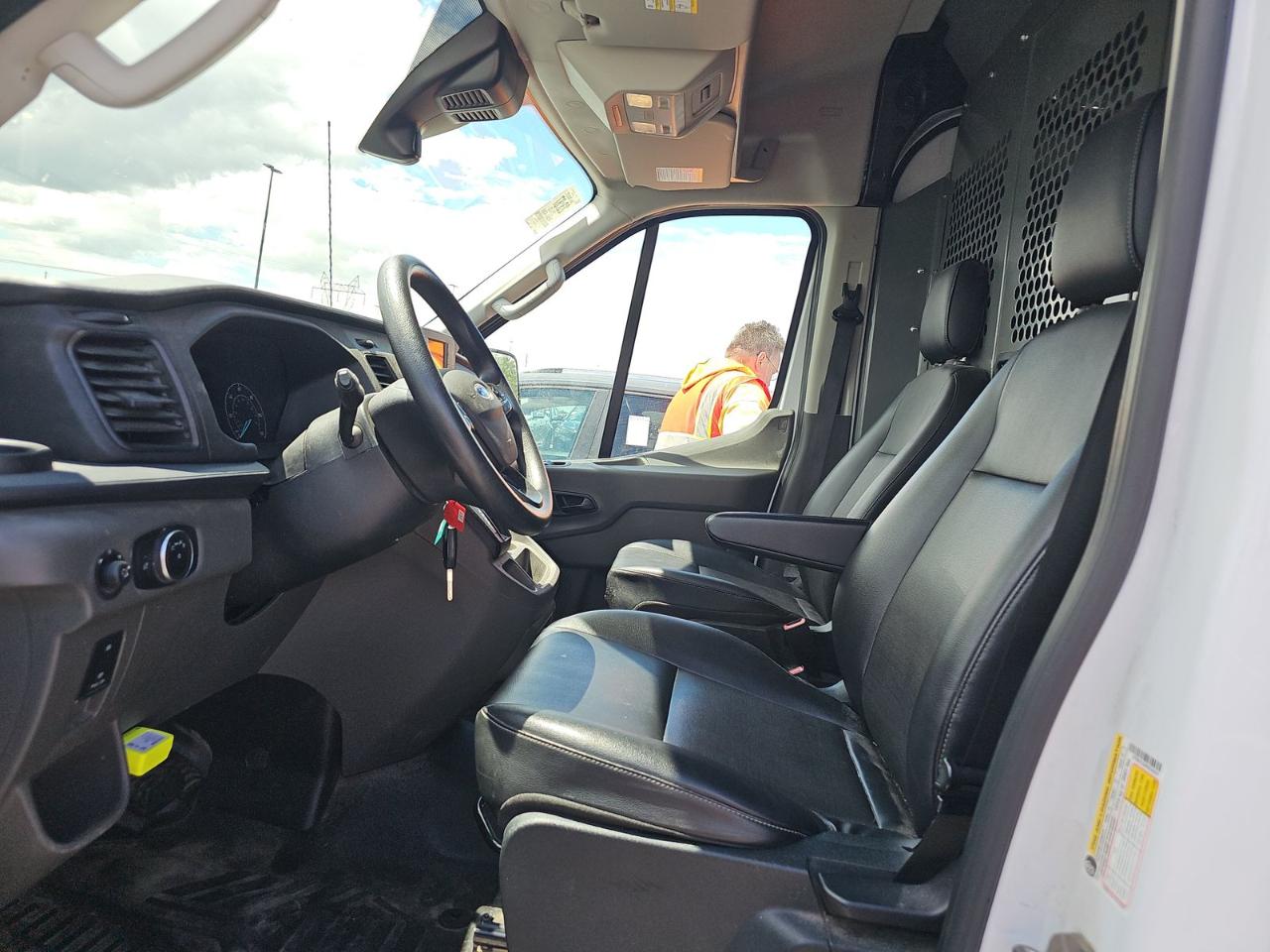 Ford Transit Cargo Van T-250 130" Med Rf 9070 GVWR RWD 2023